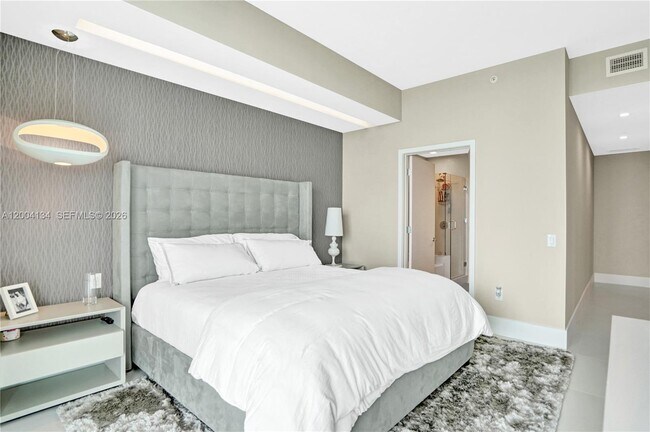 Building Photo - 501 NE 31st St