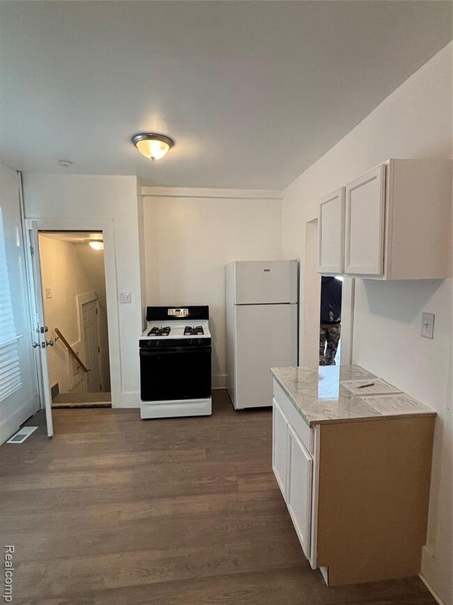 Building Photo - 3008 Cortland St