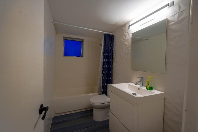 Building Photo - 1075 92nd St