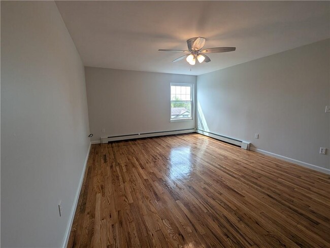 Building Photo - 420 Woodward Rd