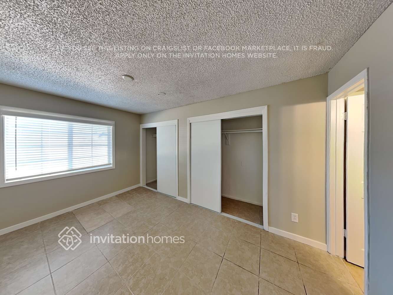 Building Photo - 2022 W Windrose Dr