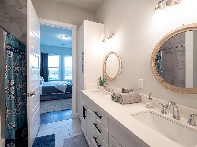 Building Photo - 4507 E Martin Luther King Jr Blvd