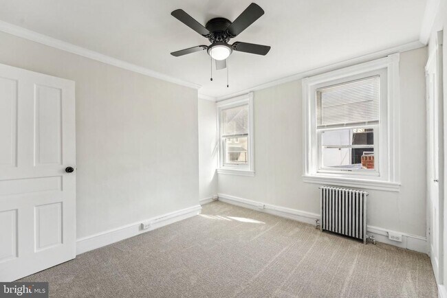 Building Photo - 309 W Elm St