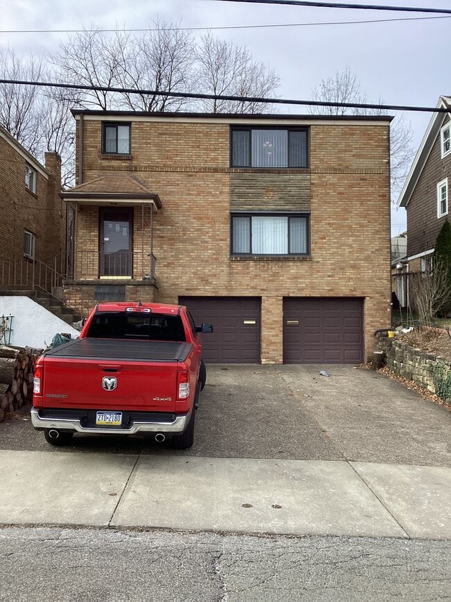 Building Photo - 2934 Clermont Ave