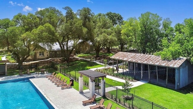 Building Photo - 1521 Maier Dr