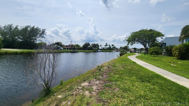 Building Photo - 360 Canal S Point