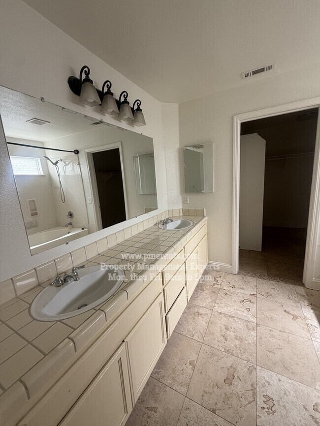 Building Photo - 3175 Autumn Chase Cir