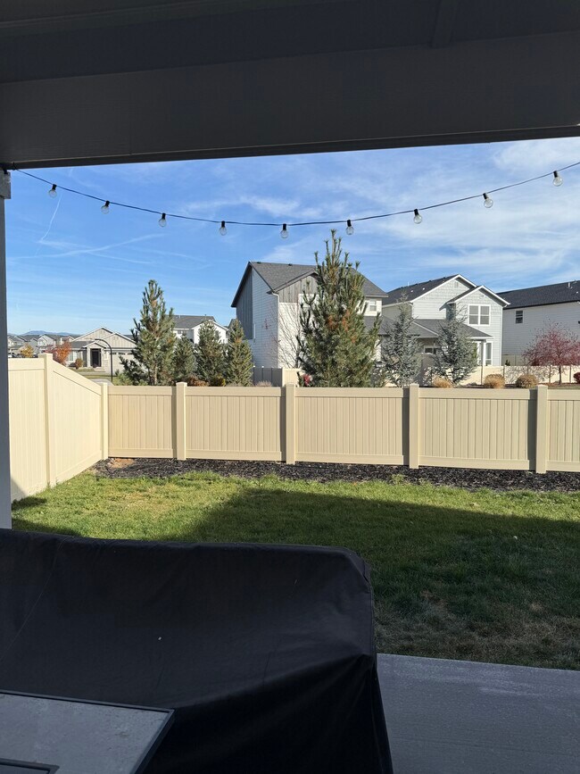 Building Photo - 336 S Calf Crk Ave