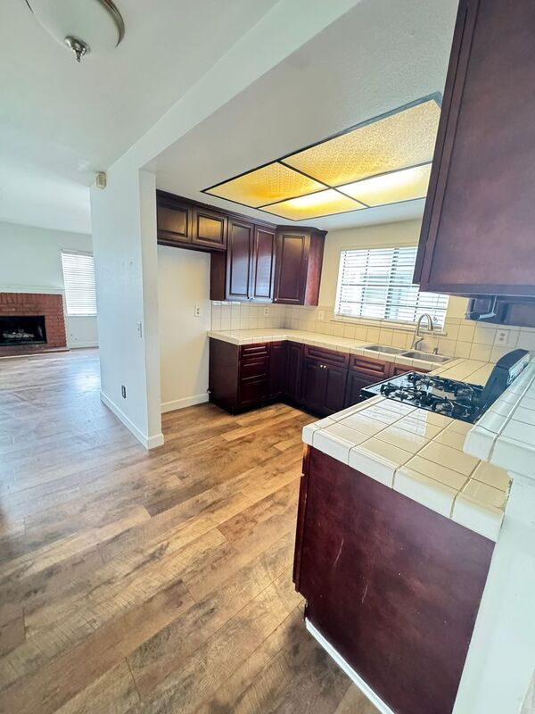 Building Photo - 8784 Pine Crest Pl