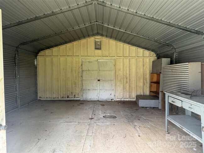 Building Photo - 7939 Holly Hill Rd