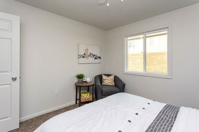 Building Photo - 2 Bedroom, Single-story Townhomes for rent in Osceola, IA