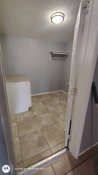 Building Photo - 7038 W Fillmore St