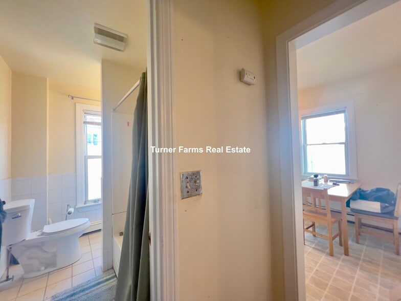 Building Photo - 60 Walden St