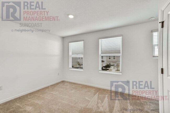 Building Photo - 8700 Daybreak St