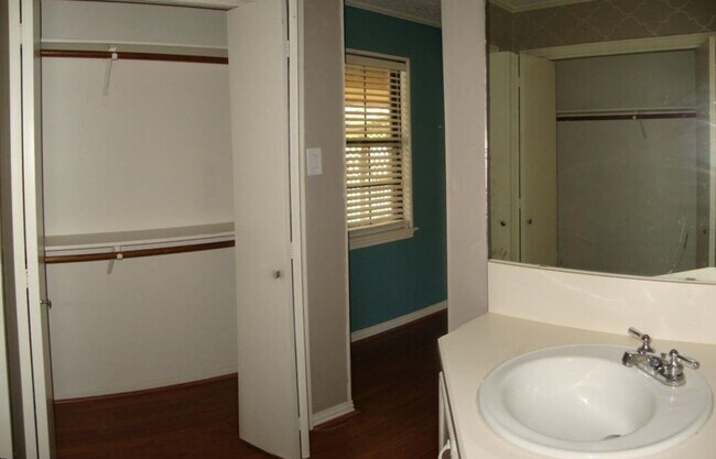 Building Photo - 202 Margarita Dr