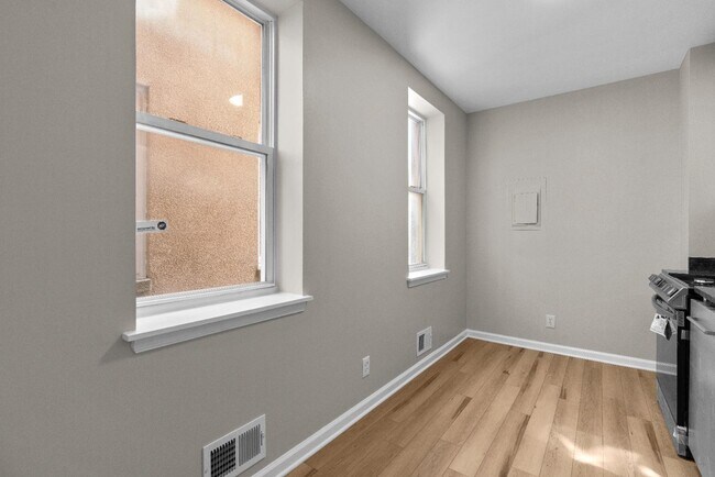 Building Photo - 223 N Patterson Park Ave