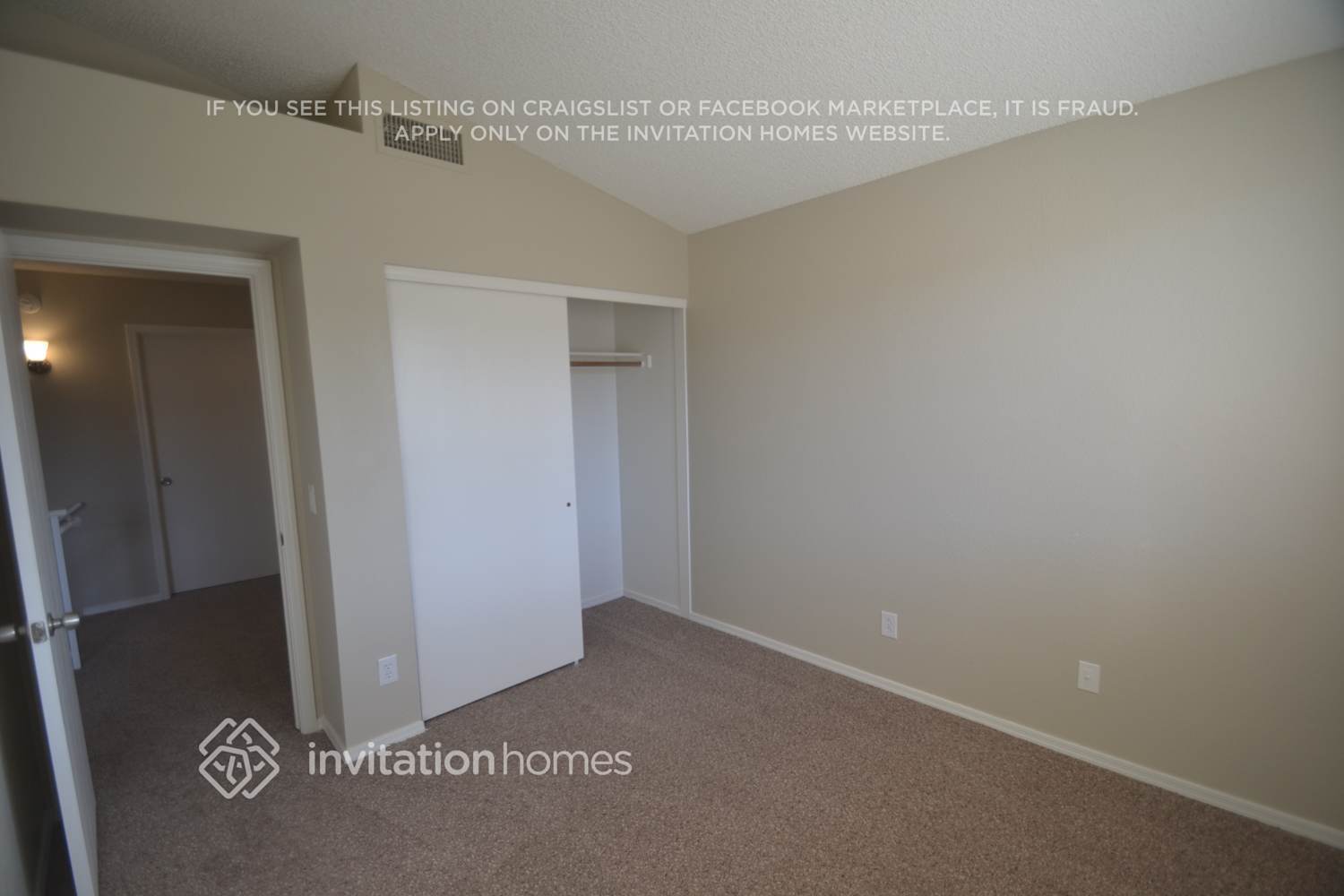 Building Photo - 13817 S 36th Way