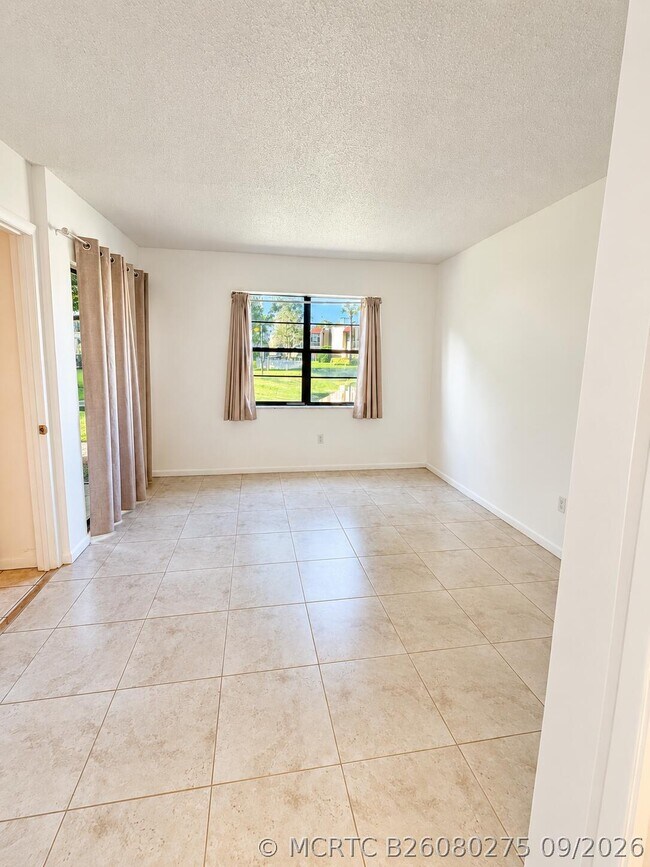 Building Photo - 2050 Oleander Blvd