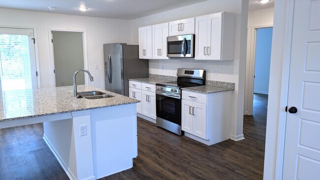 Building Photo - 1109 Downy Dr