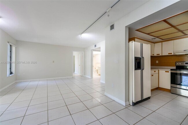 Building Photo - 9015 SW 125th Ave