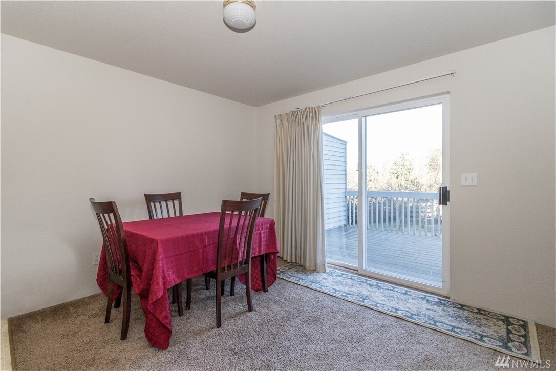 Dining - 5031 Sunnyside Blvd