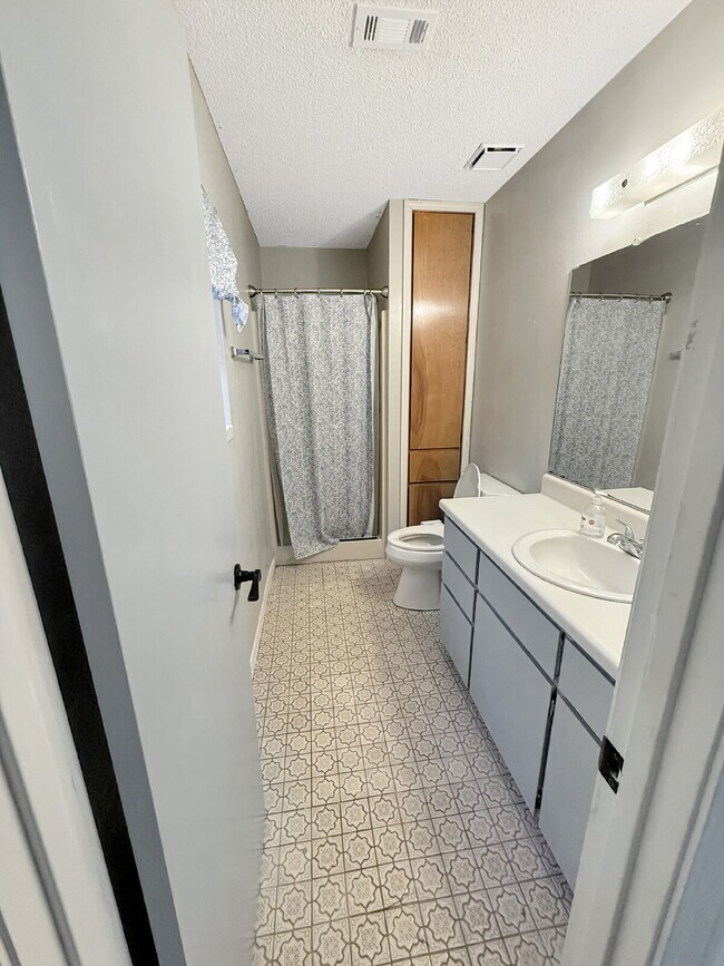 Building Photo - Move-In Special: Get 1 Month FREE! Sign a lease and move in by March 15, 2026 to receive one full...