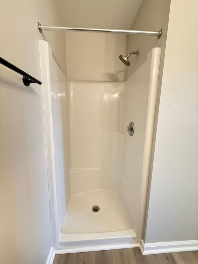 Building Photo - Move-In Ready University Area Condo with Modern Upgrades