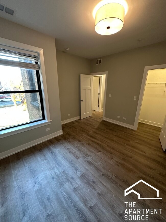 Building Photo - 1002 Crain St