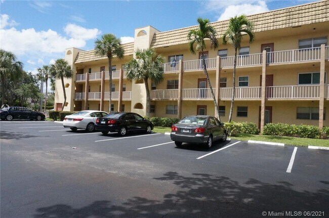 Building Photo - 8110 Sunrise Lakes Blvd