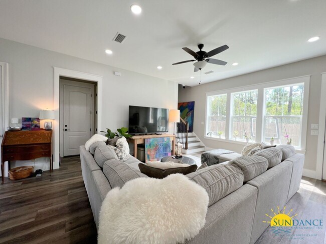 Building Photo - Stunning 5 bedroom home in Santa Rosa Beach!