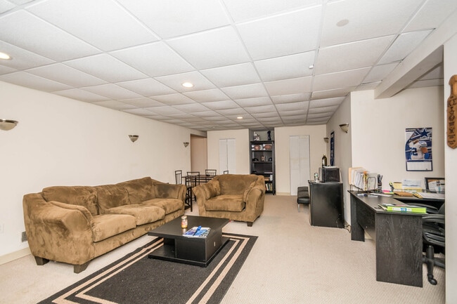 Building Photo - 8 Patriot Way