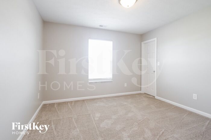 Building Photo - 121 Blue Lace Dr