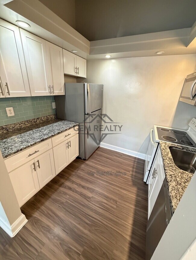 Building Photo - 13443 Millwood Dr