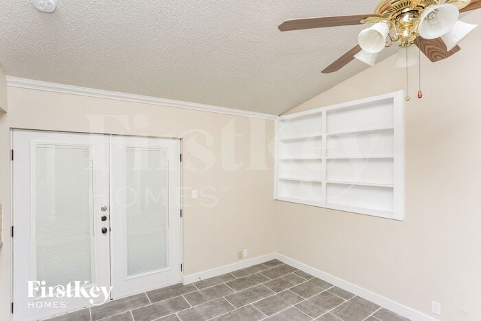 Building Photo - 7355 Greenacres Dr