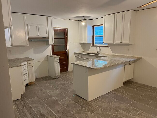 Building Photo - 2750 Gill Rd