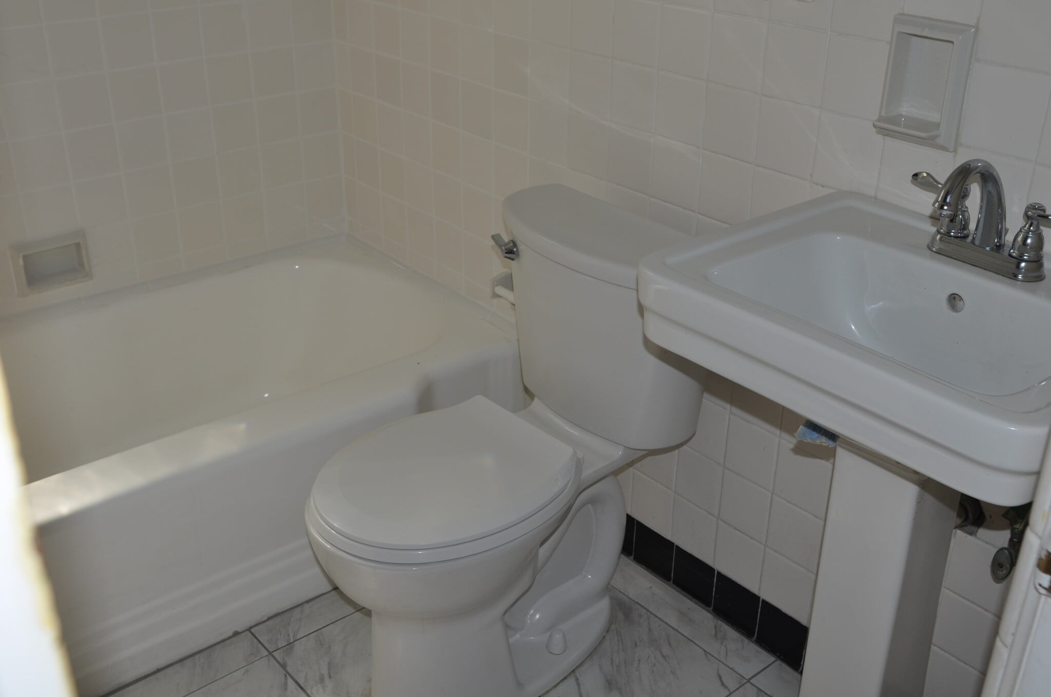 Bath - 396 Anawanda Ave