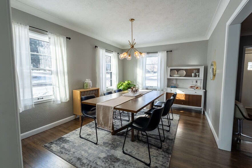 Building Photo - 1621 W 22nd St