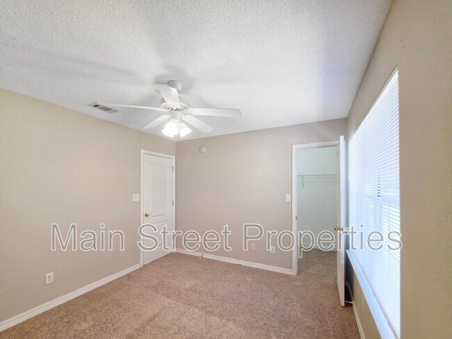 Building Photo - 1638 Dee's Rd