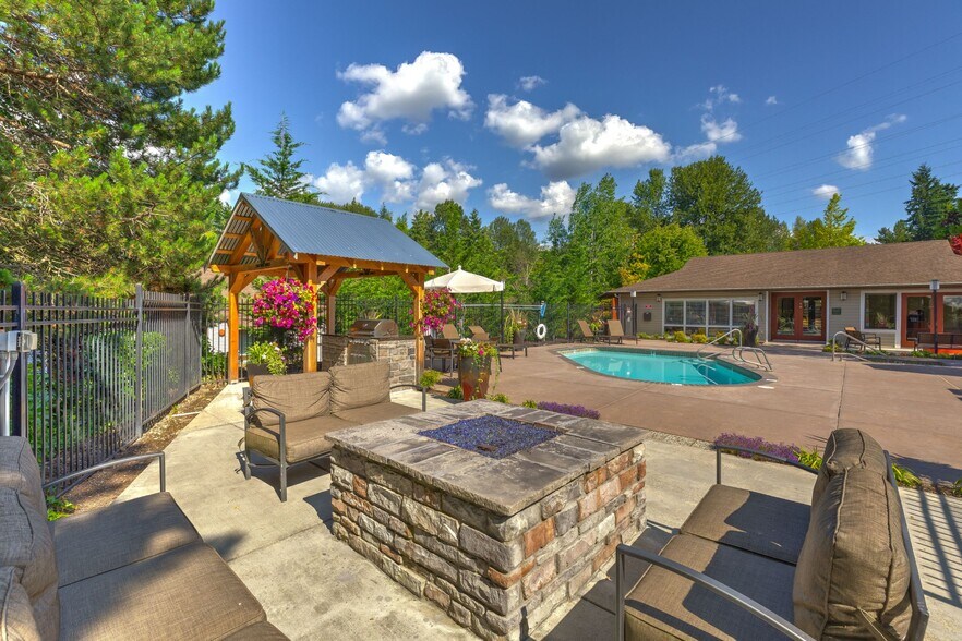 The Berkshire 1300 Eagle Ridge Dr S Renton WA 98055 Apartment Finder