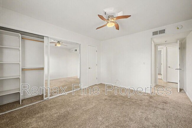 Building Photo - 4704 E Paradise Village Pkwy N