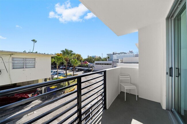 Building Photo - 631 Jefferson Ave