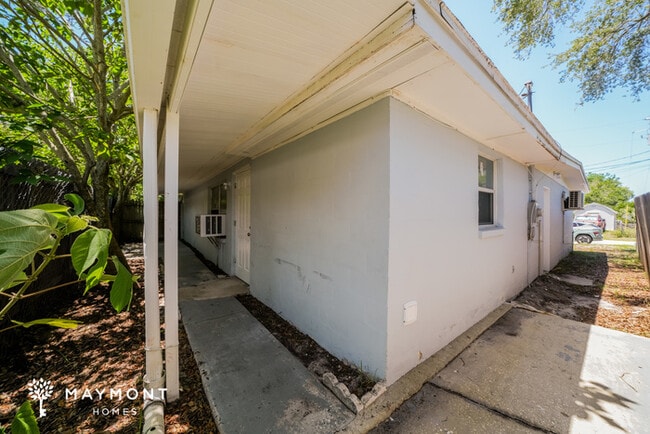 Building Photo - 7216 Gulf Breeze Cir