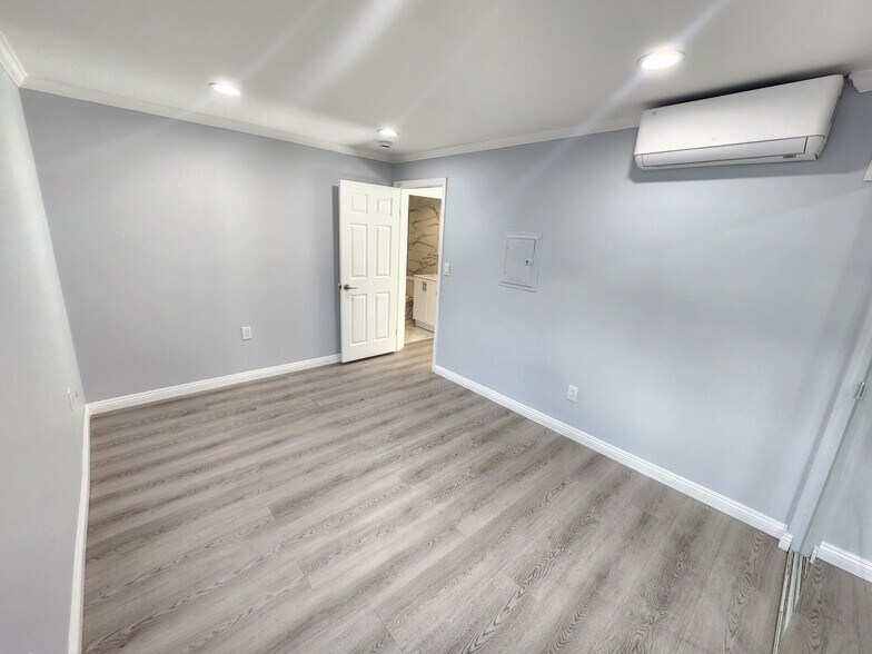 Building Photo - 21217 De la Guerra St