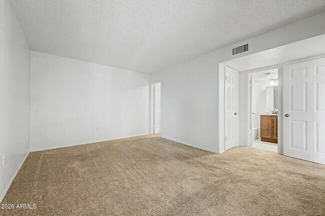 Building Photo - 709 S Power Rd