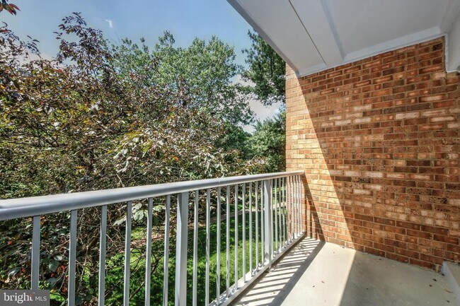 Building Photo - 2904 Kings Chapel Rd