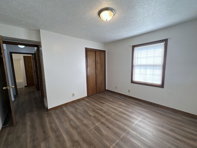 Building Photo - 1606 S 16th St