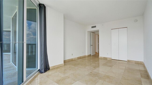 Building Photo - 21055 Yacht Club Dr