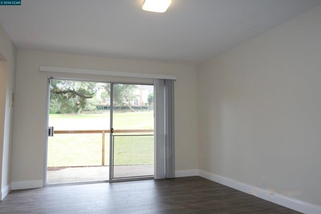 Building Photo - 112 Marchbanks Ct