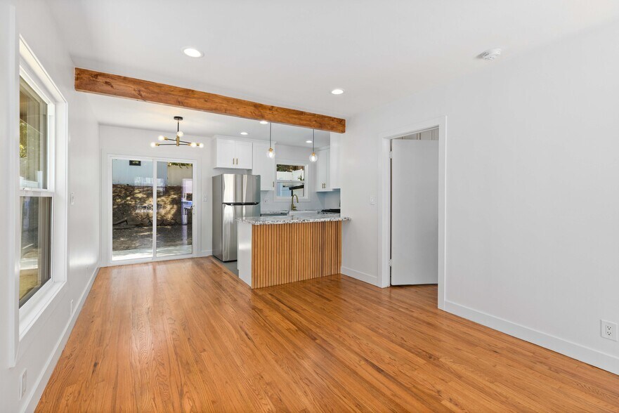 Building Photo - 1942 Chickasaw Ave