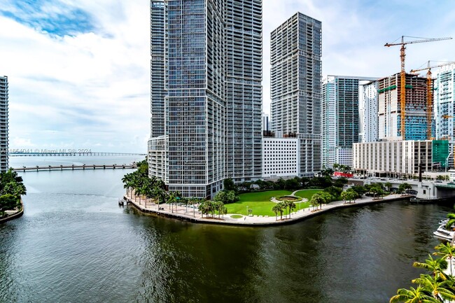 Building Photo - 300 Biscayne Blvd Way